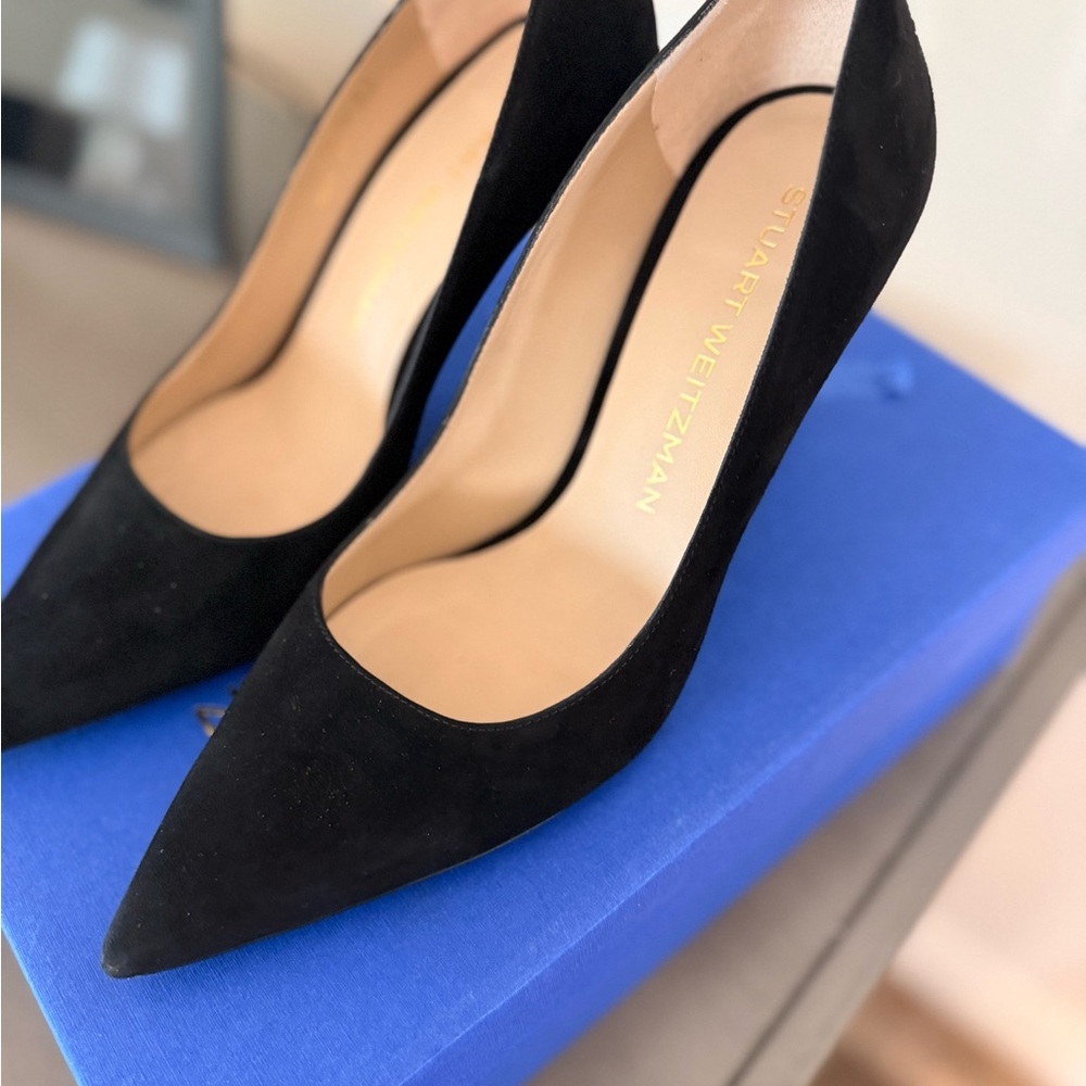 Stuart Weitzman Black Suede Power Pump 85 Size 6.5 - Great condition. Worn 1x